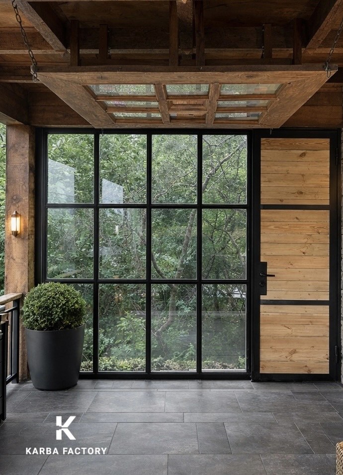 Steel-framed glazing